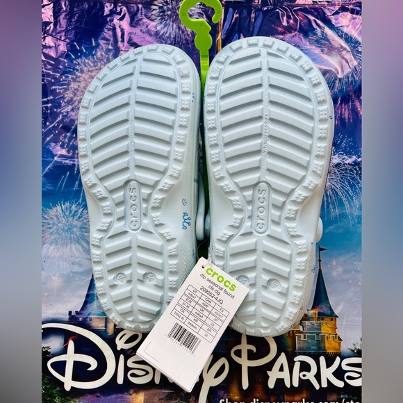 💙 Disney Christmas Holiday 2023 Crocs Mickey And Minnie Skating New with tags! - Picture 13 of 14